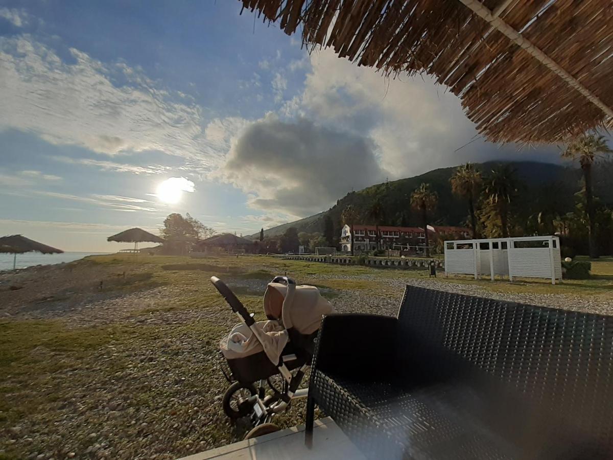 Guest House Ahan Gagra Exterior photo